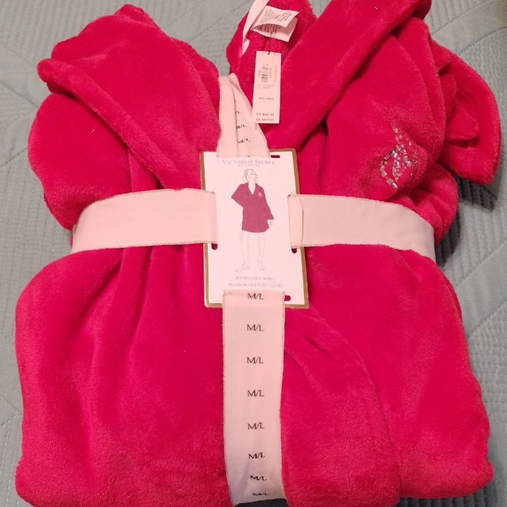 Victoria's Secret Woman's Plush Hot Red Pajama Robe